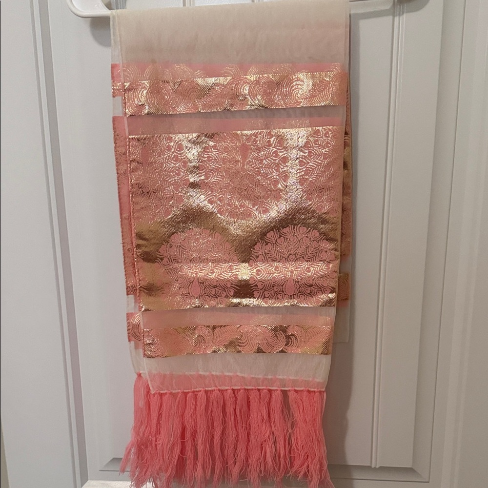 Vintage Elegant Pink and Gold Scarf with‎ Fringe